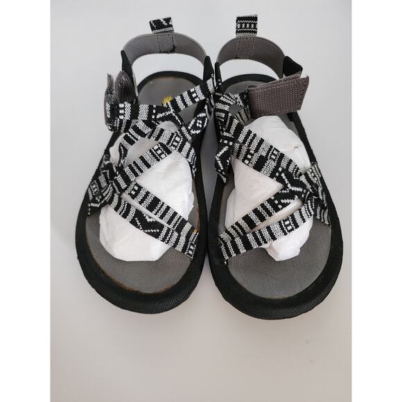 Volatile Kids Size 12 Black Kiwis Strappy Adjustable Sandals Outdoor - Picture 3 of 10